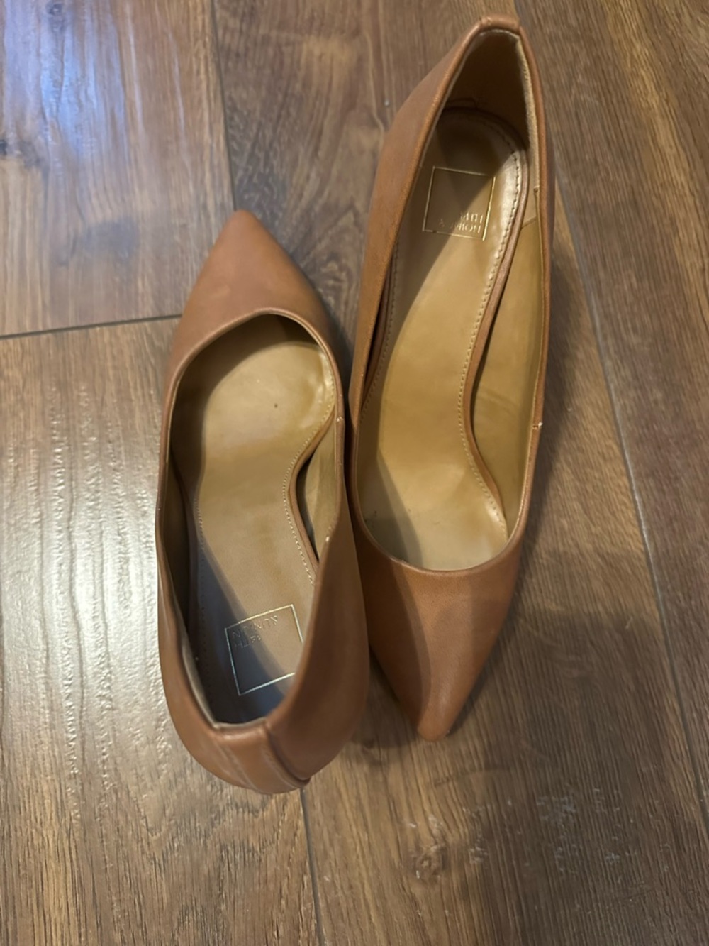 Classic Pointed-Toe Women’s 3inch heel in Tan SZ 6